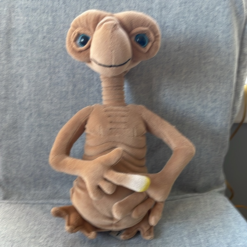 Vintage E.T. Doll - Picture 2 of 4